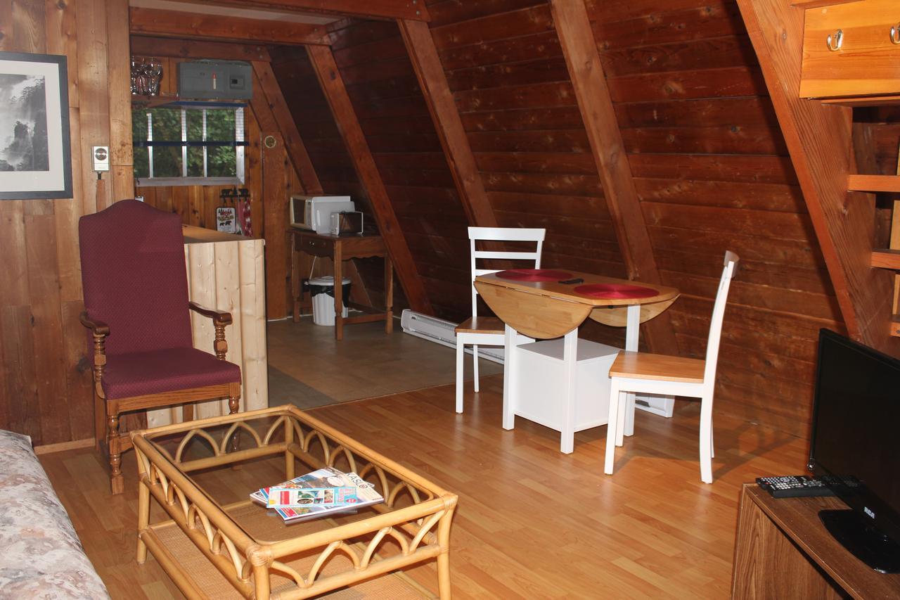 Sunny Bluffs Chalets Kaslo Exterior foto