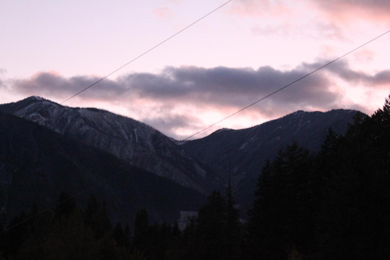 Sunny Bluffs Chalets Kaslo Exterior foto